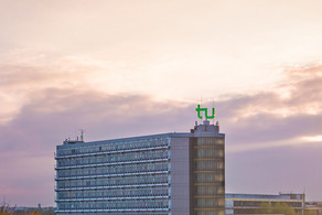 Mensa und Mathetower im Sonnenuntergang